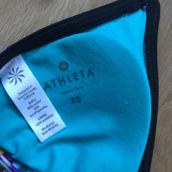 Athleta triangle swimsuit top- XS - Picture 4 of 4